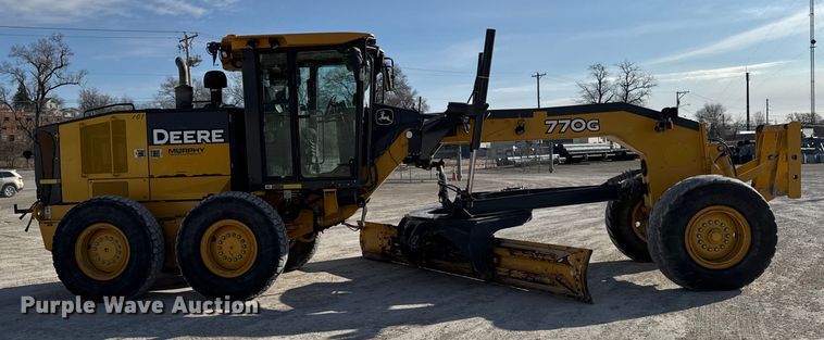 image for item EA2277 2010 John Deere 770G motor grader