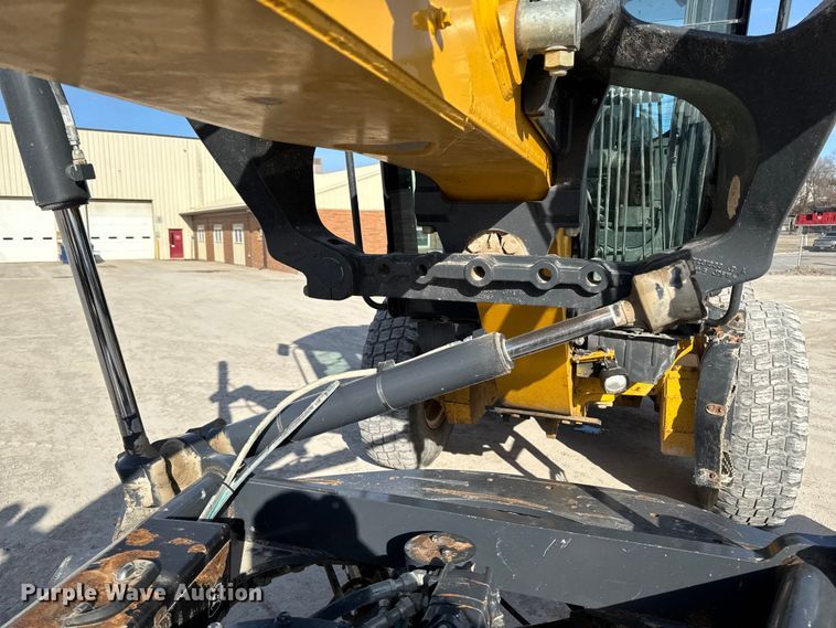 image for item EA2277 2010 John Deere 770G motor grader