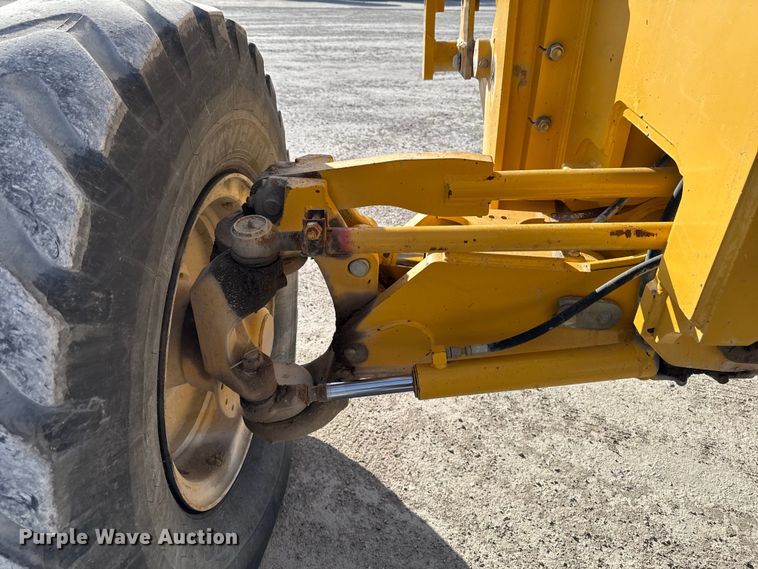 image for item EA2277 2010 John Deere 770G motor grader