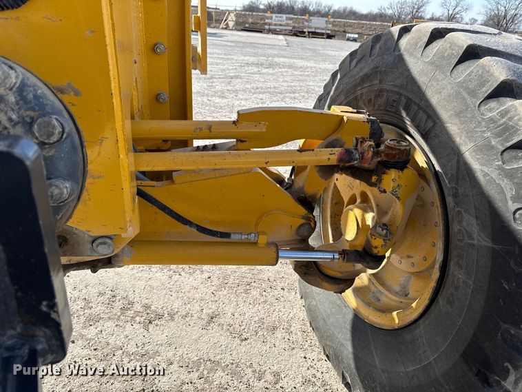 image for item EA2277 2010 John Deere 770G motor grader