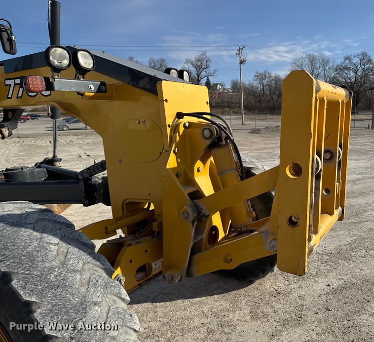 image for item EA2277 2010 John Deere 770G motor grader