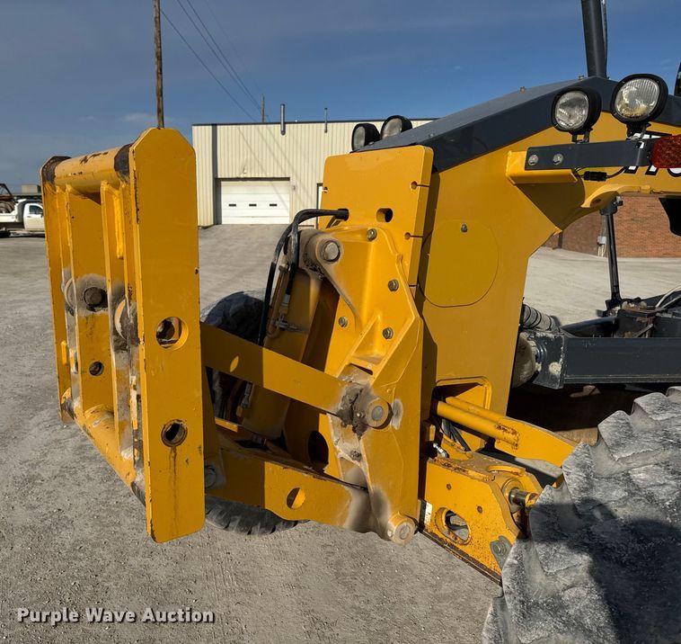 image for item EA2277 2010 John Deere 770G motor grader