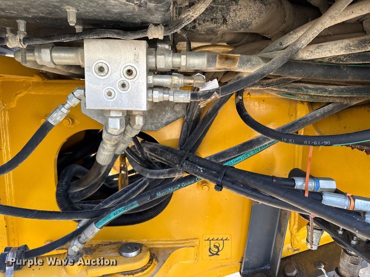 image for item EA2277 2010 John Deere 770G motor grader