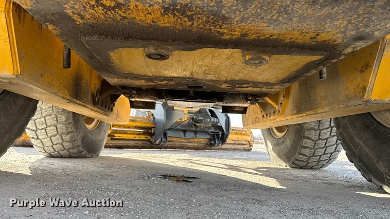 image for item EA2277 2010 John Deere 770G motor grader