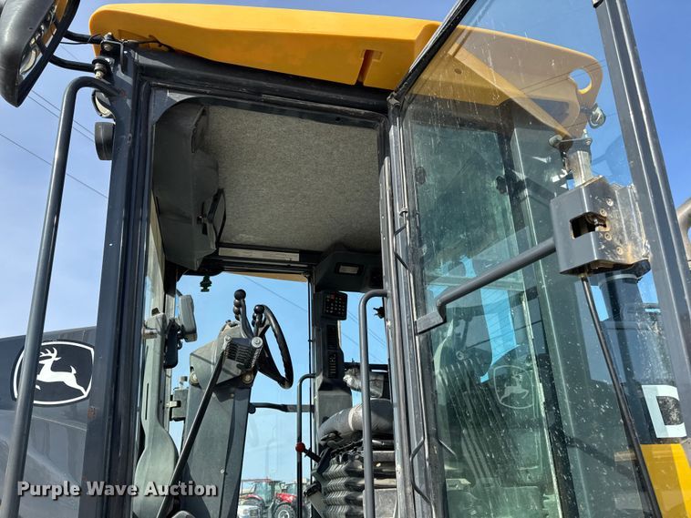 image for item EA2277 2010 John Deere 770G motor grader