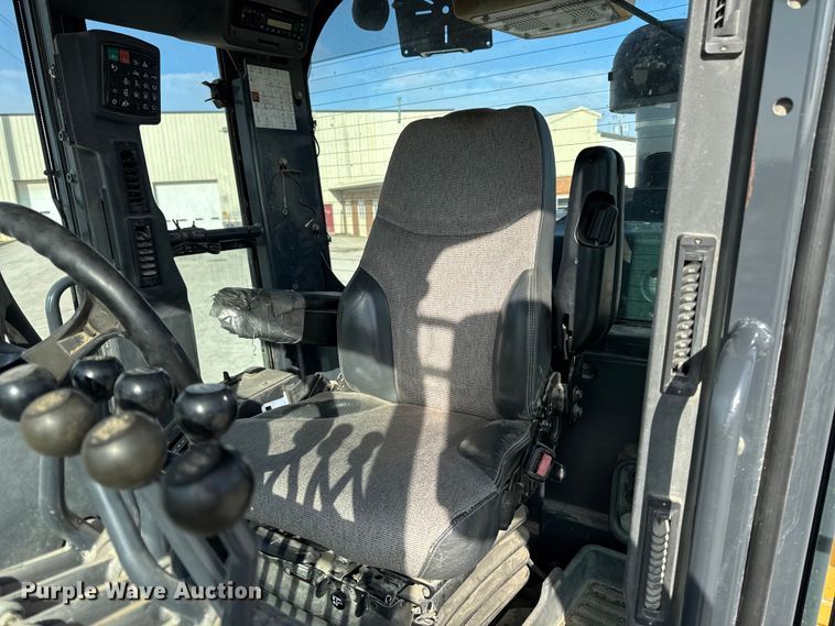 image for item EA2277 2010 John Deere 770G motor grader