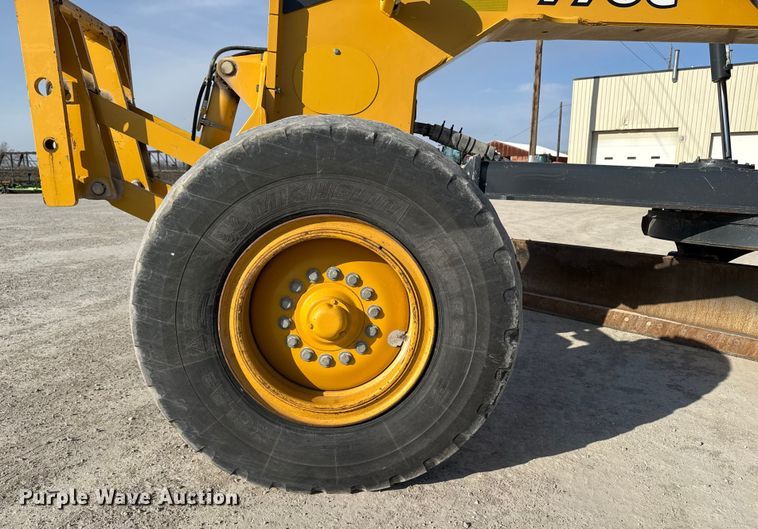 image for item EA2277 2010 John Deere 770G motor grader