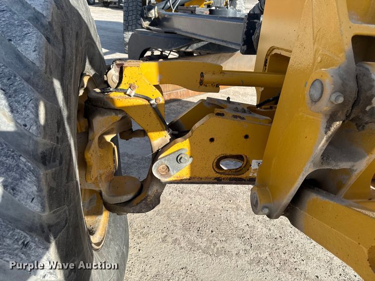 image for item EA2277 2010 John Deere 770G motor grader