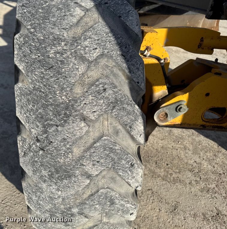 image for item EA2277 2010 John Deere 770G motor grader