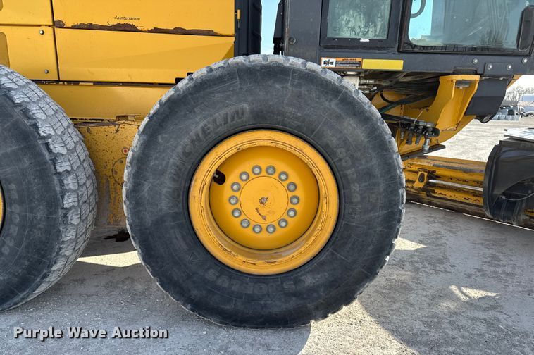 image for item EA2277 2010 John Deere 770G motor grader