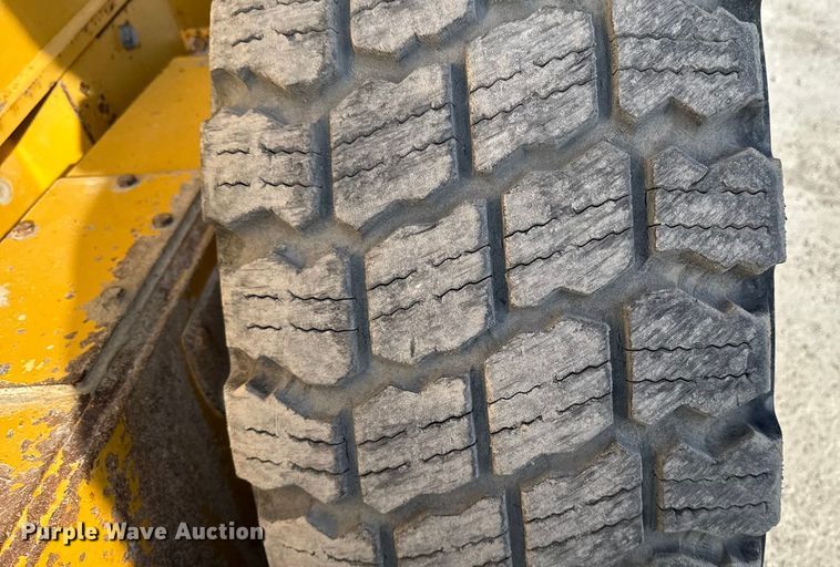 image for item EA2277 2010 John Deere 770G motor grader