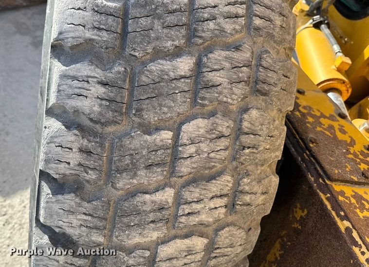 image for item EA2277 2010 John Deere 770G motor grader