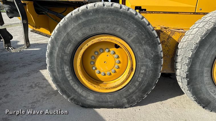 image for item EA2277 2010 John Deere 770G motor grader