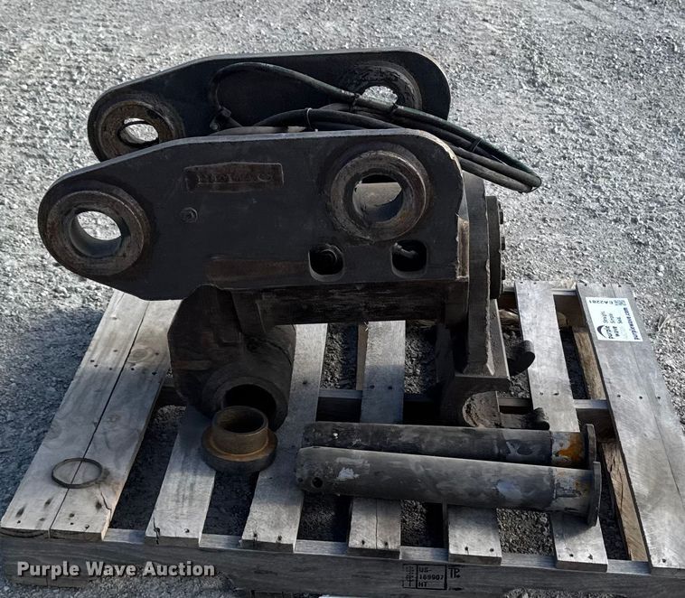 image for item EA2281 Helac excavator tilt coupler