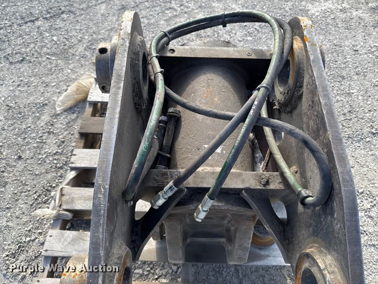 image for item EA2281 Helac excavator tilt coupler