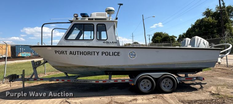 image for item EA6997 2006 Sea Ark VC Commander boat