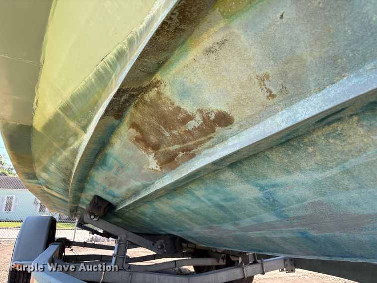 image for item EA6997 2006 Sea Ark VC Commander boat