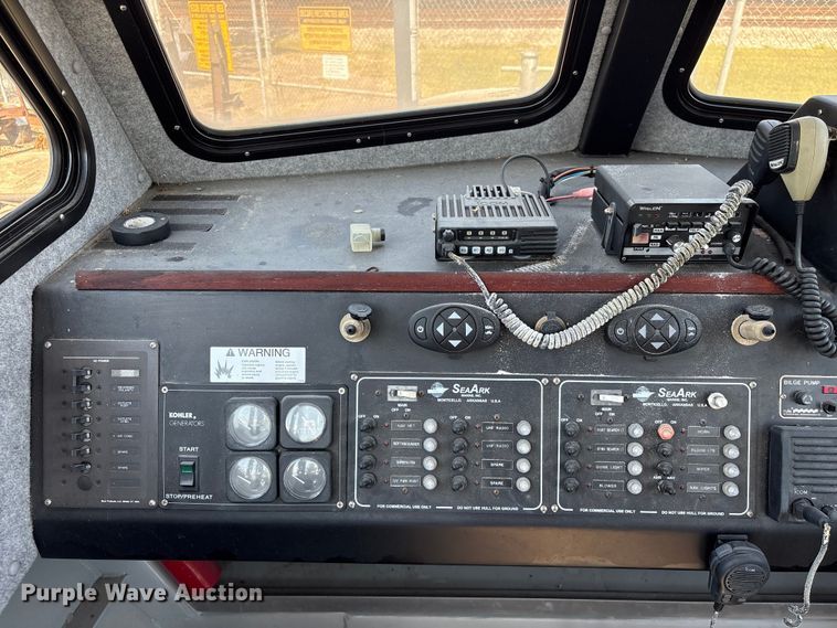 image for item EA6997 2006 Sea Ark VC Commander boat