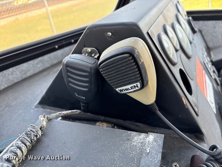 image for item EA6997 2006 Sea Ark VC Commander boat