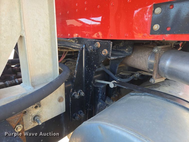 image for item EB1225 2002 International 5500i semi truck