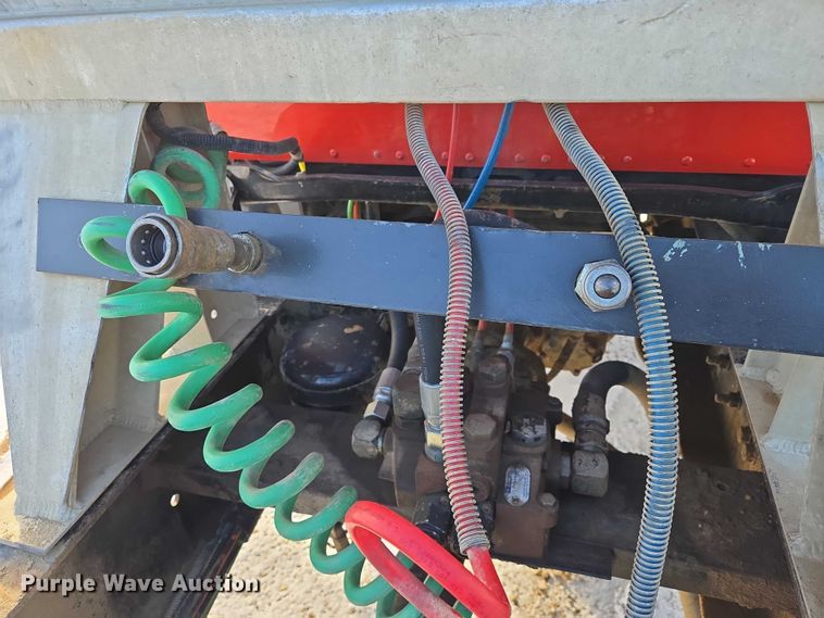 image for item EB1225 2002 International 5500i semi truck