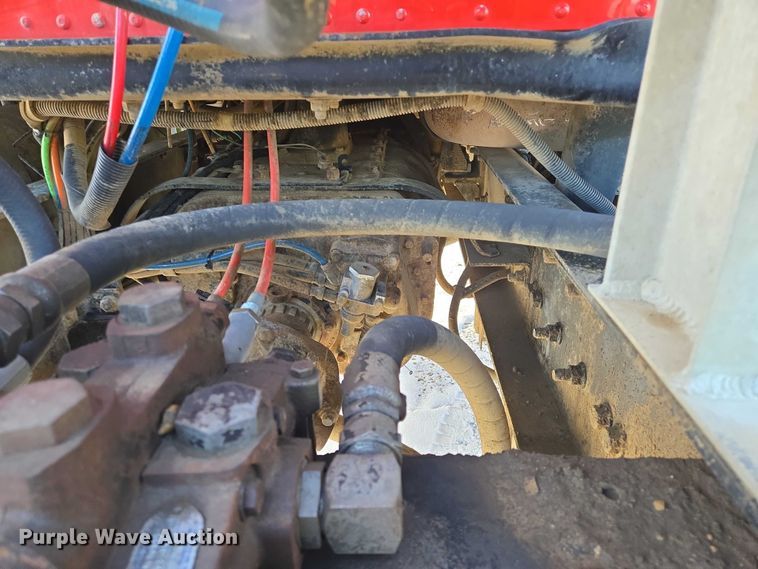 image for item EB1225 2002 International 5500i semi truck