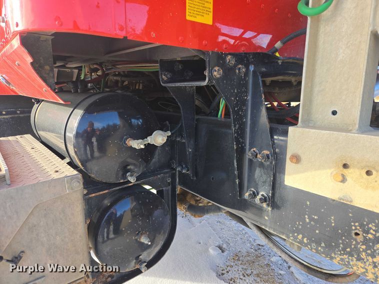 image for item EB1225 2002 International 5500i semi truck