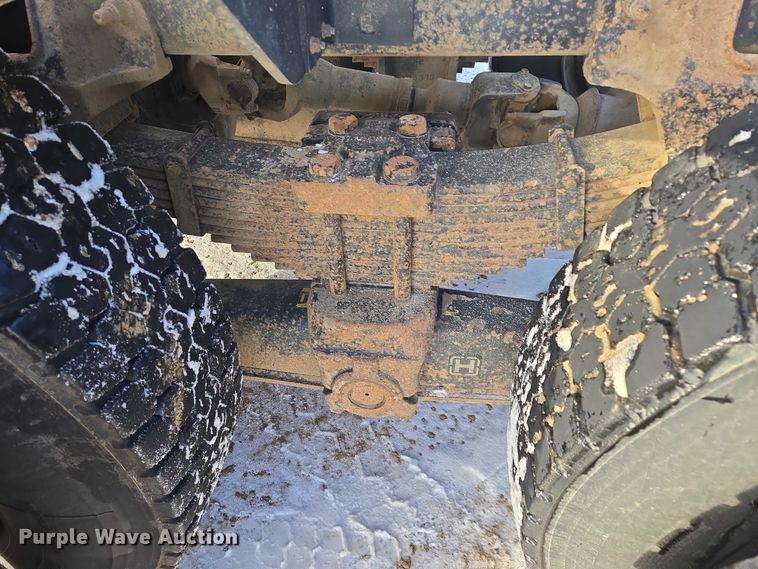 image for item EB1225 2002 International 5500i semi truck