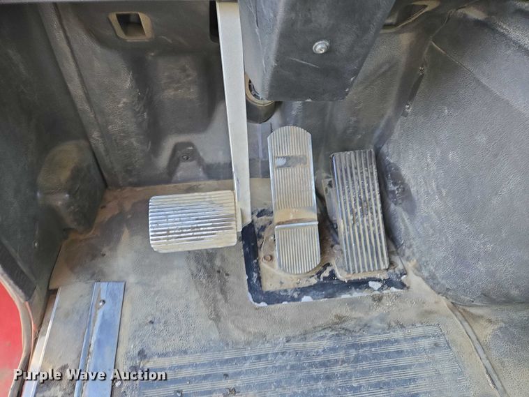 image for item EB1225 2002 International 5500i semi truck