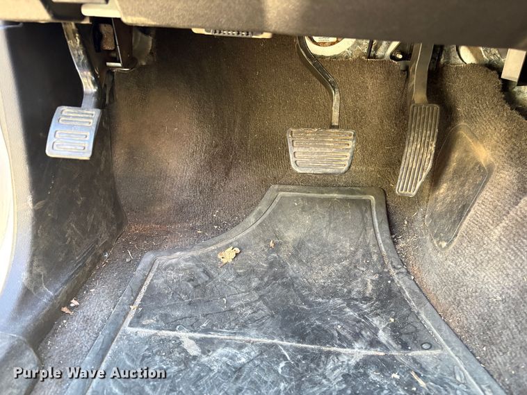 image for item EC8196 2008 Chevrolet Colorado Crew Cab pickup truck