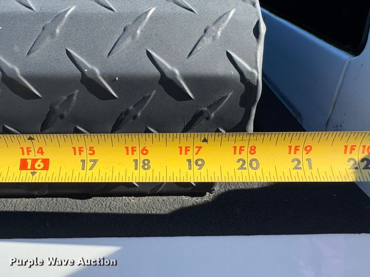 image for item EC8198 2008 Chevrolet Colorado Crew Cab pickup truck