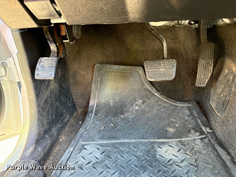 image for item EC8198 2008 Chevrolet Colorado Crew Cab pickup truck