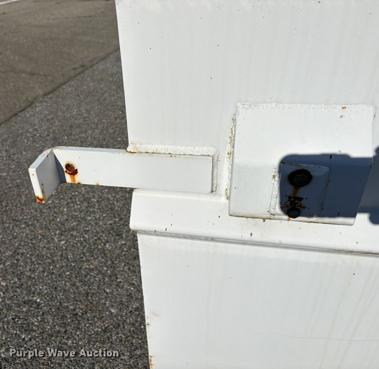 image for item EC8199 Truck topper