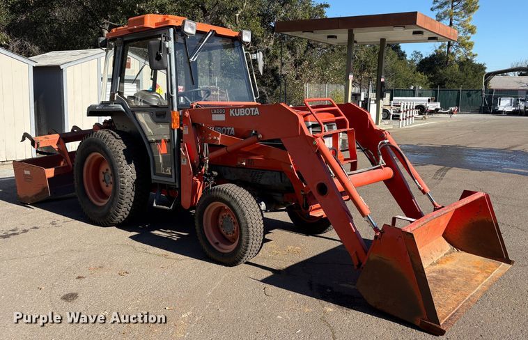 image for item EC8200 Kubota L4200 tractor