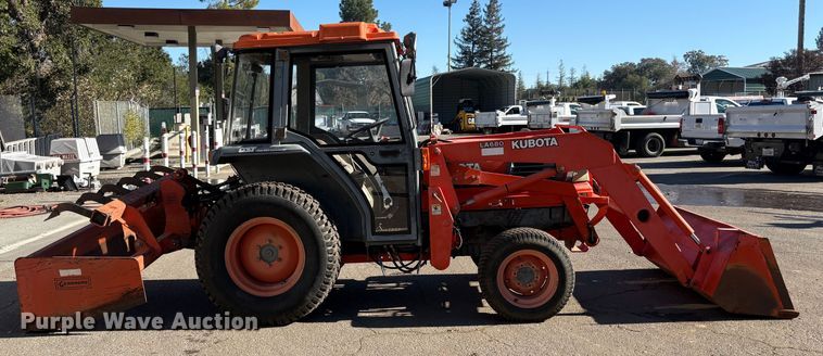 image for item EC8200 Kubota L4200 tractor