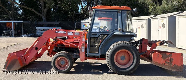 image for item EC8200 Kubota L4200 tractor