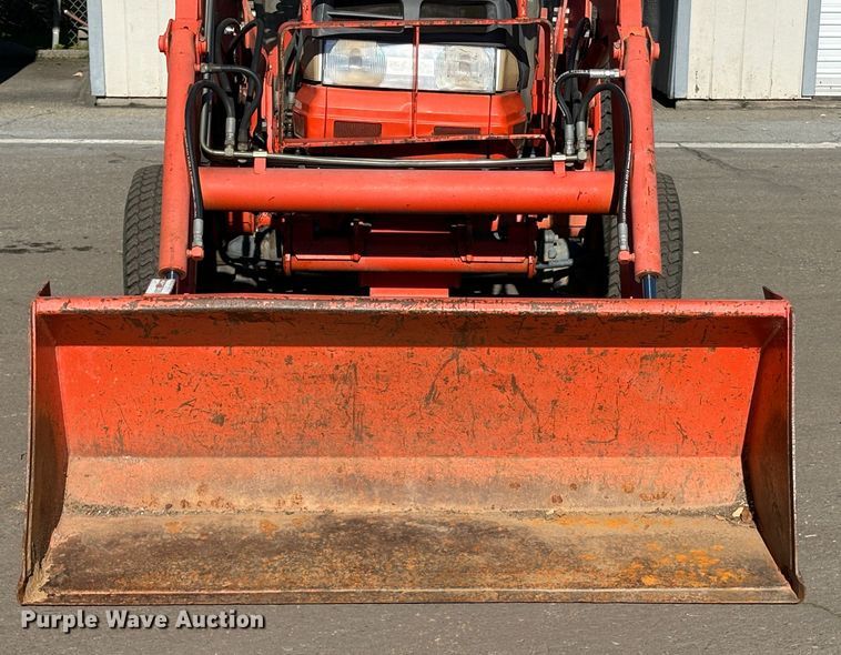 image for item EC8200 Kubota L4200 tractor