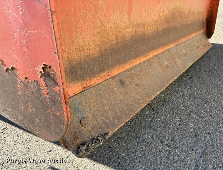 image for item EC8200 Kubota L4200 tractor