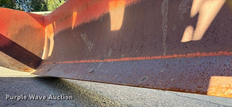 image for item EC8200 Kubota L4200 tractor