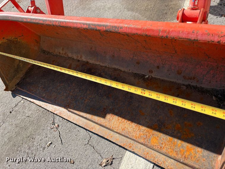 image for item EC8200 Kubota L4200 tractor