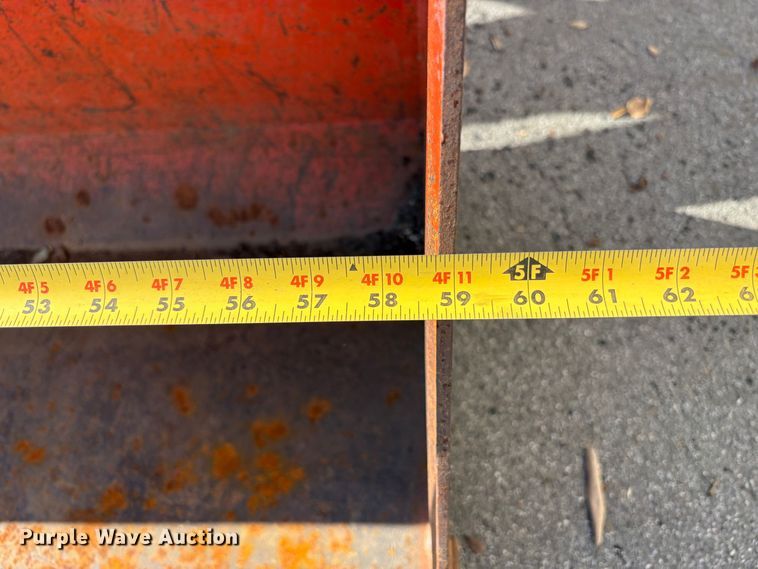 image for item EC8200 Kubota L4200 tractor