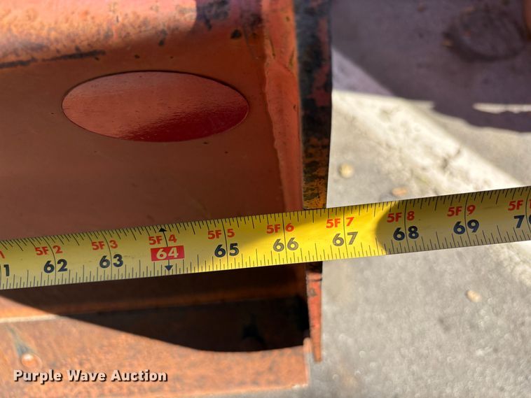 image for item EC8200 Kubota L4200 tractor