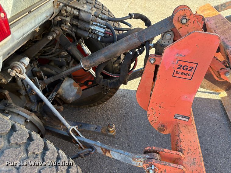 image for item EC8200 Kubota L4200 tractor