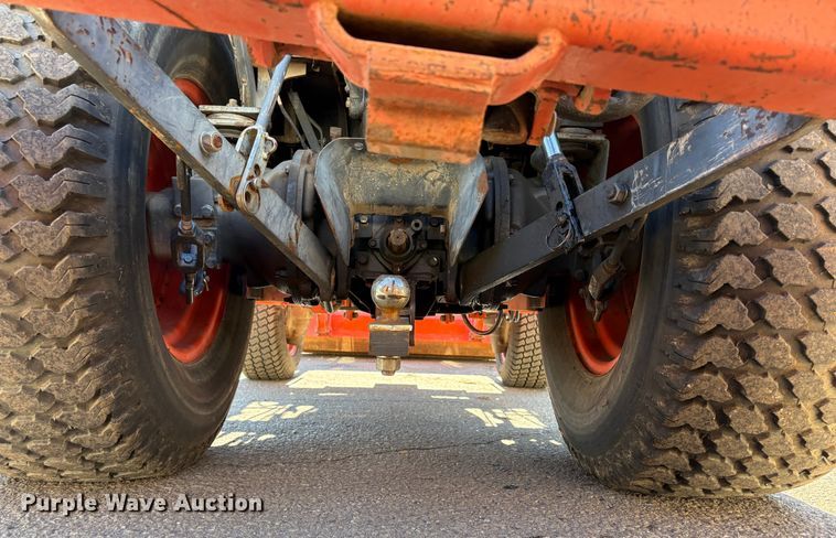 image for item EC8200 Kubota L4200 tractor