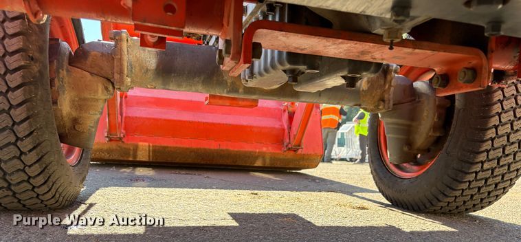 image for item EC8200 Kubota L4200 tractor