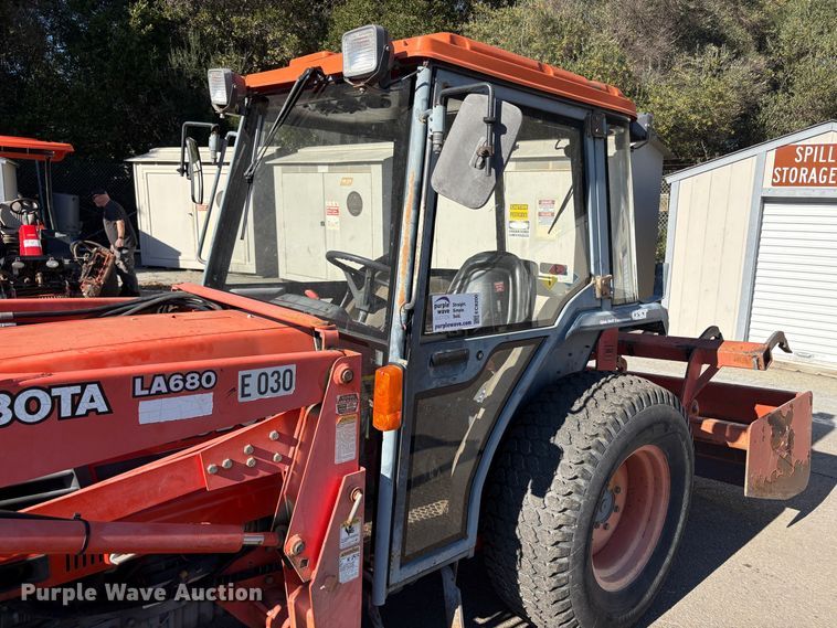 image for item EC8200 Kubota L4200 tractor