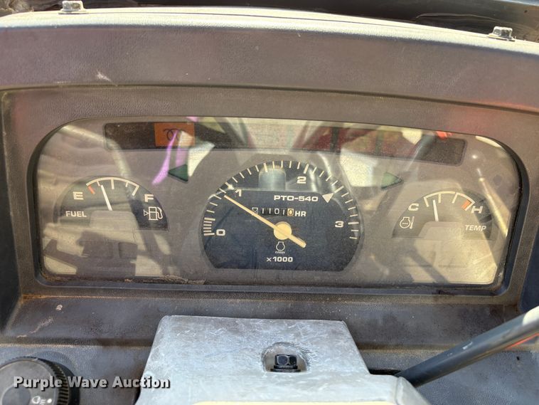 image for item EC8200 Kubota L4200 tractor