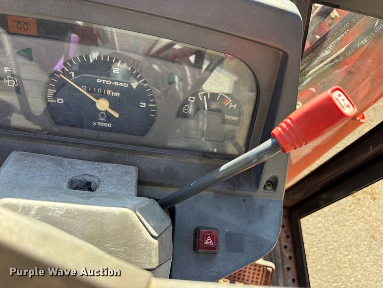 image for item EC8200 Kubota L4200 tractor