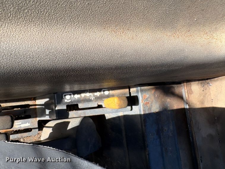 image for item EC8200 Kubota L4200 tractor