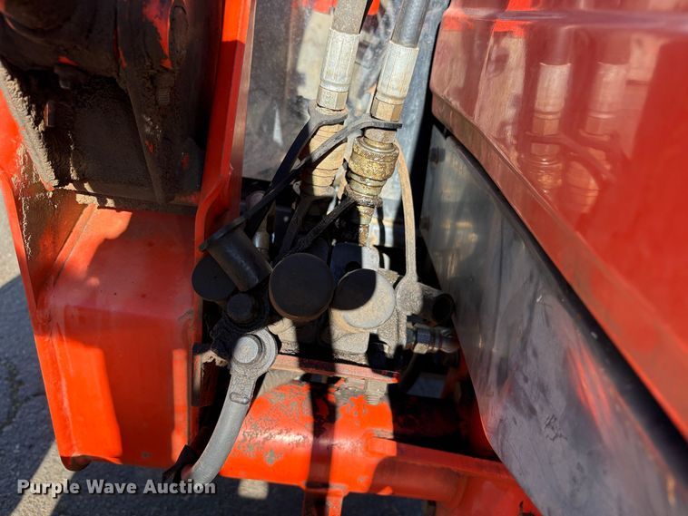 image for item EC8200 Kubota L4200 tractor